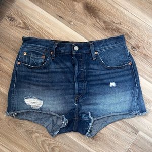 Levi’s 501 Distressed Denim Shorts Size 29